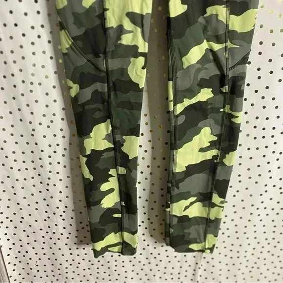 Lululemon Fast and Free High-Rise Crop - Picture 4 of 11